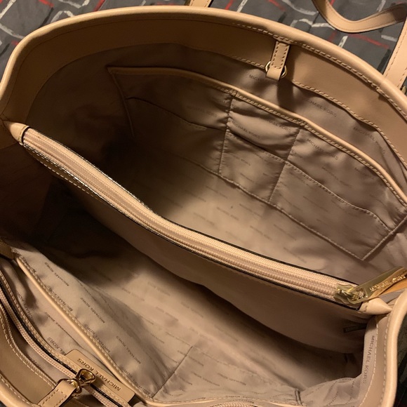 Purse - Picture 4 of 5